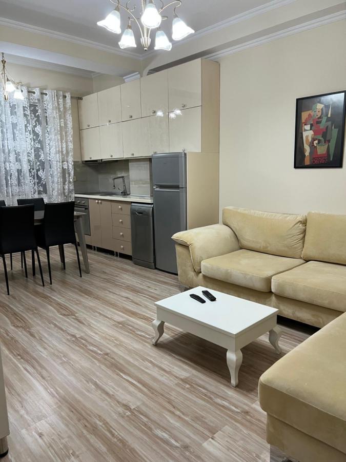 Ergi'S Host Apartment Tirana Exteriör bild