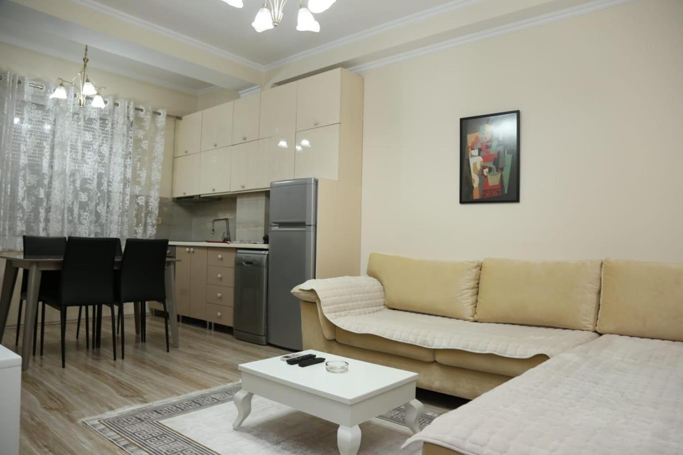 Ergi'S Host Apartment Tirana Exteriör bild